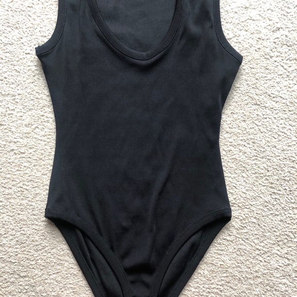 H&M TREND BLACK RIBBED STRETCH BANDAGE BODYSUIT TOP Tank Top Scoop Neck New Sz 4 - Picture 4 of 8